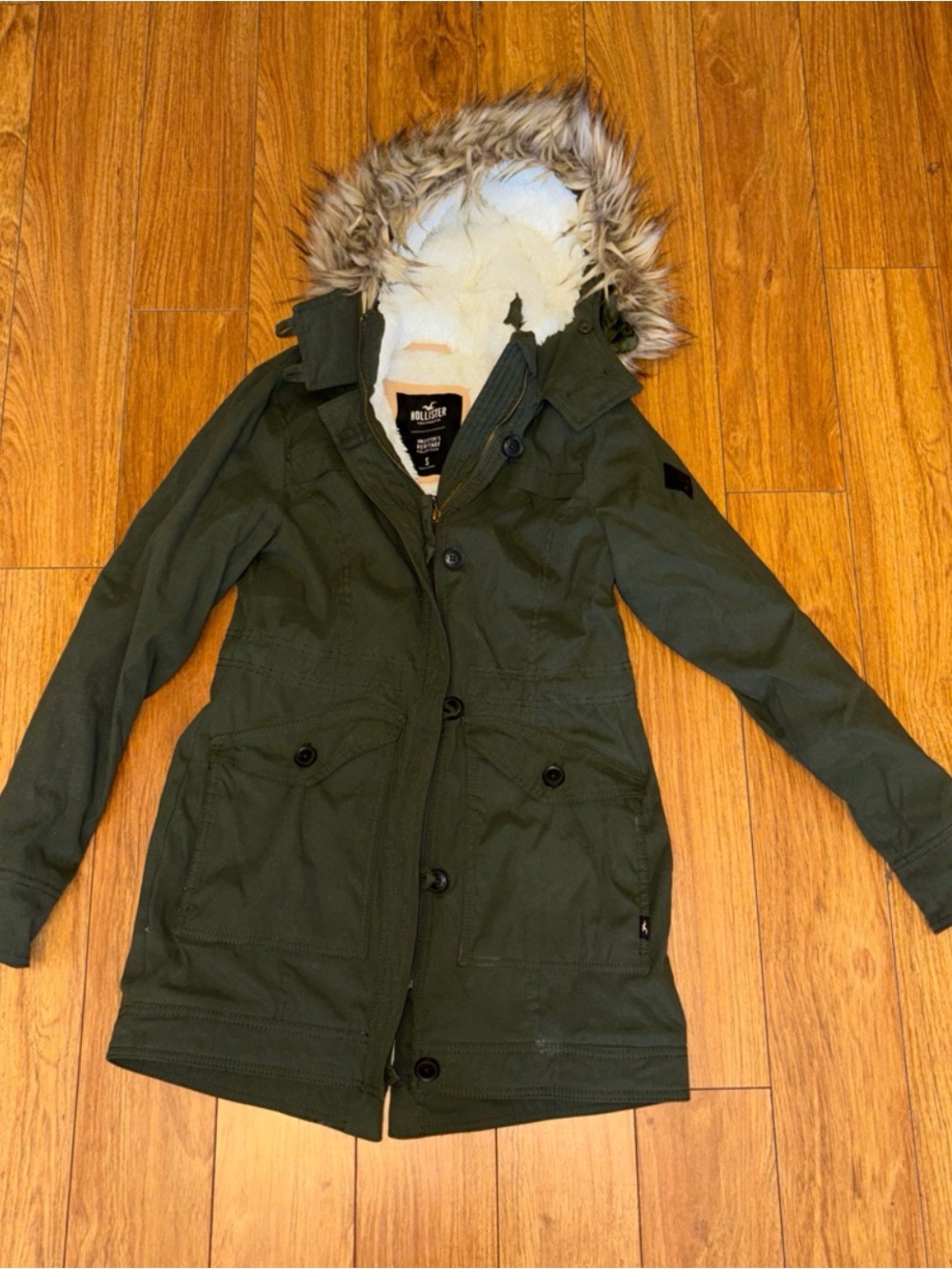 Y2K Vintage Hollister Co. green parka with faux fur hood and fleece interior